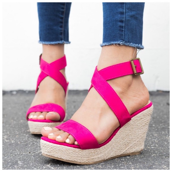 New Barbie pink espadrille wedge sandal - Picture 2 of 2